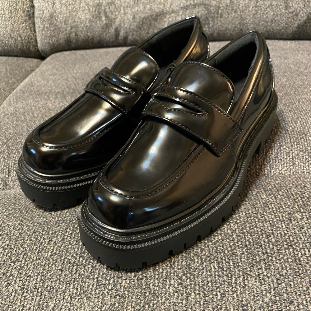 NWOT ALDO CHUNKY LOAFERS.